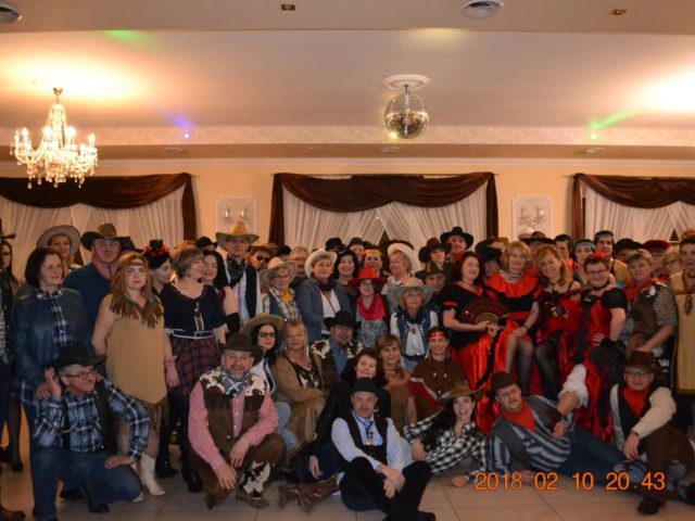 Charytatywny bal karnawałowy Charytatywny bal karnawałowy