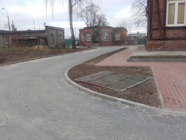 Zakończono modernizację parkingu przy ul. Wojska Polskiego Zakończono modernizację parkingu przy ul. Wojska Polskiego